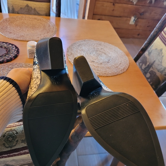 Naturalizer Women’s Rosetta Ankle/Bootie Boot in Alabaster Snake - Picture 5 of 5